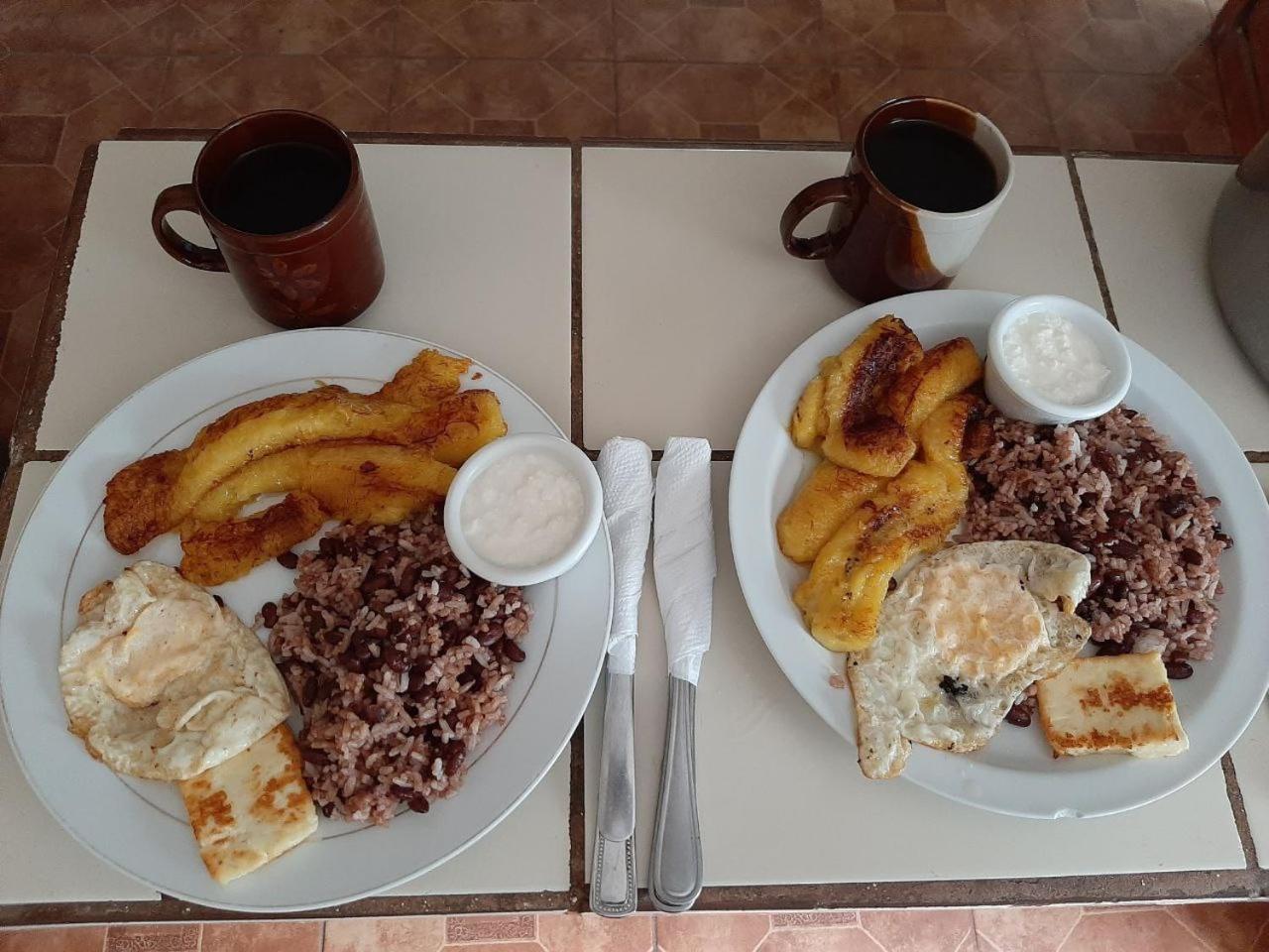Ometepe House Bed & Breakfast Moyogalpa Bagian luar foto